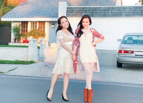 Vy Oanh tham nha sang trong cua Viet Huong tai My hinh anh