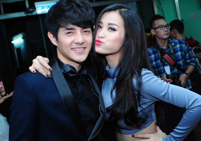 Dong Nhi - Ong Cao Thang quan quyt sau canh ga hinh anh