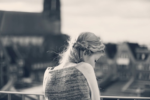 Dan ong quen nguoi phu nu minh tung yeu trong bao lau? hinh anh