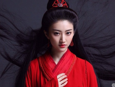 Canh Diem long lay sac do trong phim moi cua Vu Chinh hinh anh