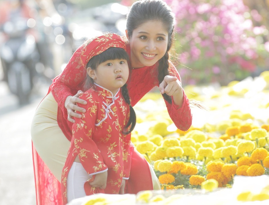 Thao Trang va con gai ton sur ton xuong pho hoa o Dong Thap hinh anh