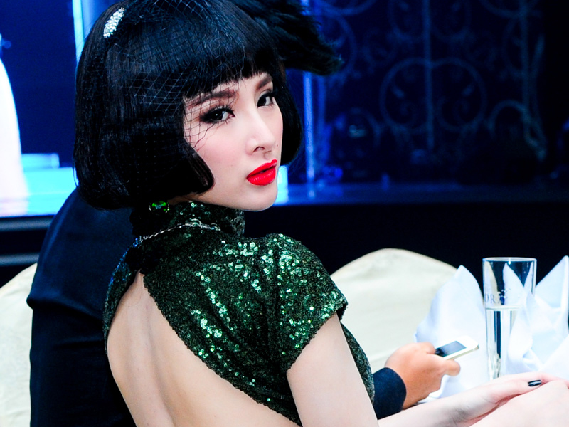 Angela Phuong Trinh: 'Co bai hoc dat gia khi bi cam dien' hinh anh