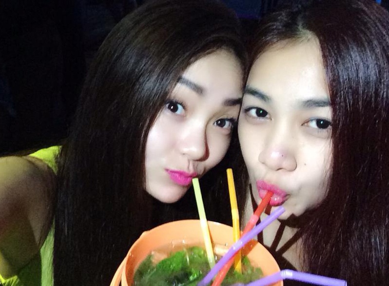 Minh Hang di nghi Tet cung ban gai xinh cua em trai hinh anh