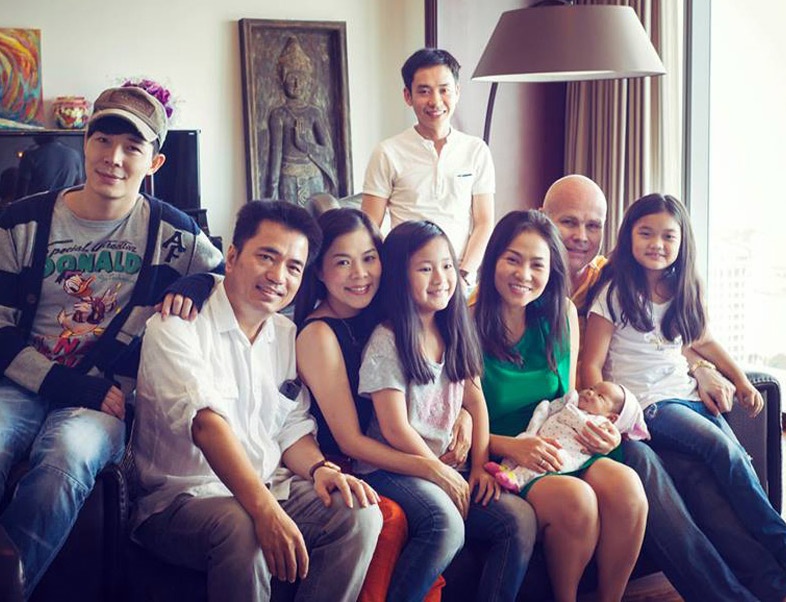 Vo chong Thu Minh va My Le tu tap dau nam moi hinh anh