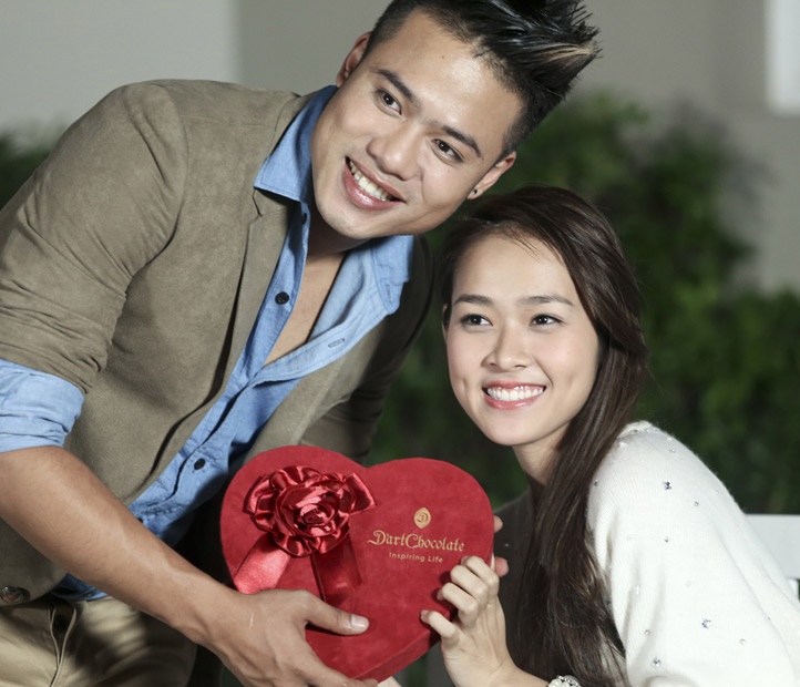 Ngoc Minh Idol cap ke hot girl Diep Bao Ngoc trong MV moi hinh anh