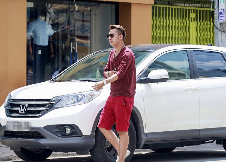 Only C tau xe bac ty nho hit 'Anh khong doi qua' hinh anh