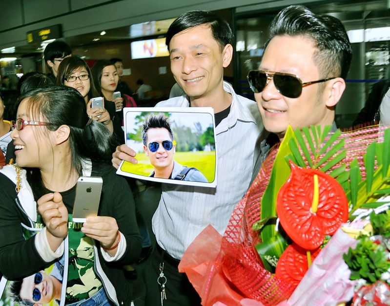 Bang Kieu ky tang nguoi ham mo giua san bay Noi Bai hinh anh