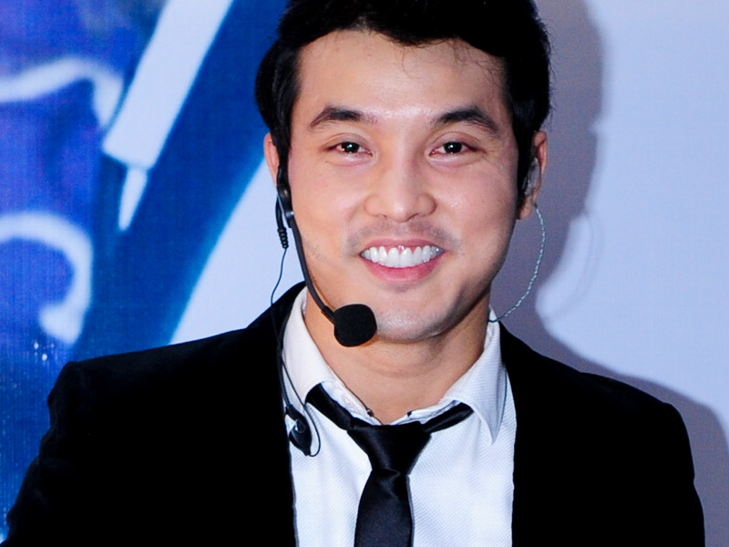 Ung Hoang Phuc tuoi tan trong ngay ra album moi hinh anh