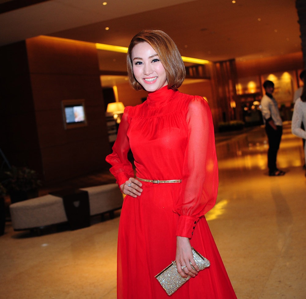 Sao Viet ron rang du tiec cuoi Tra My va chong dai gia hinh anh