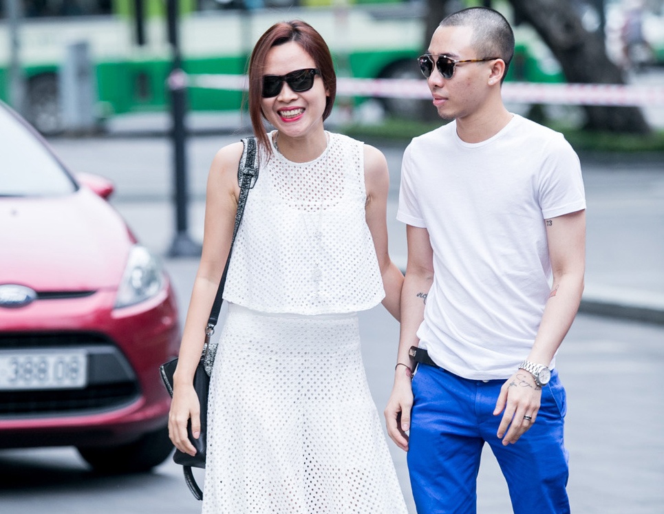 Luu Huong Giang 'bo roi' Ho Hoai Anh khi di ca phe o Sai Gon hinh anh