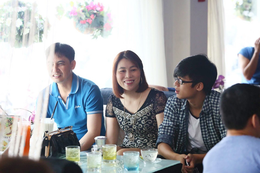 Bo me va em trai vao Sai Gon du sinh nhat Son Tung M-TP hinh anh