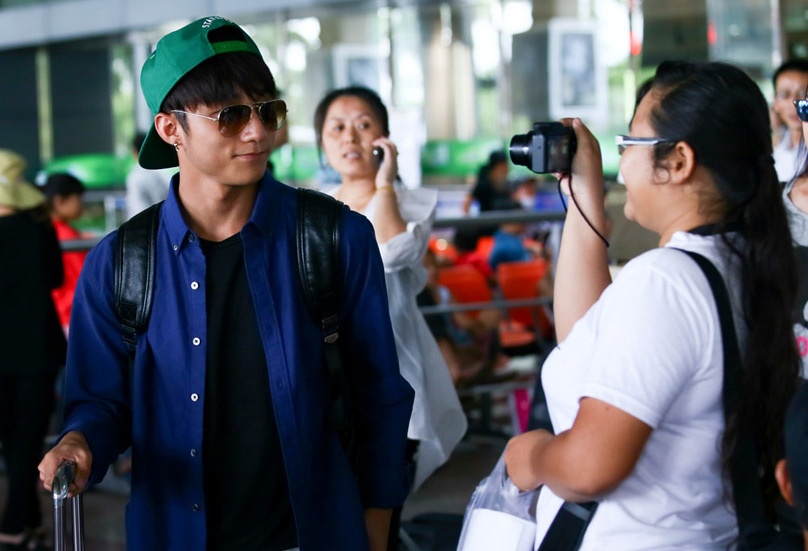 Son Tung M-TP den nhem sau mot tuan quay phim o Singapore hinh anh