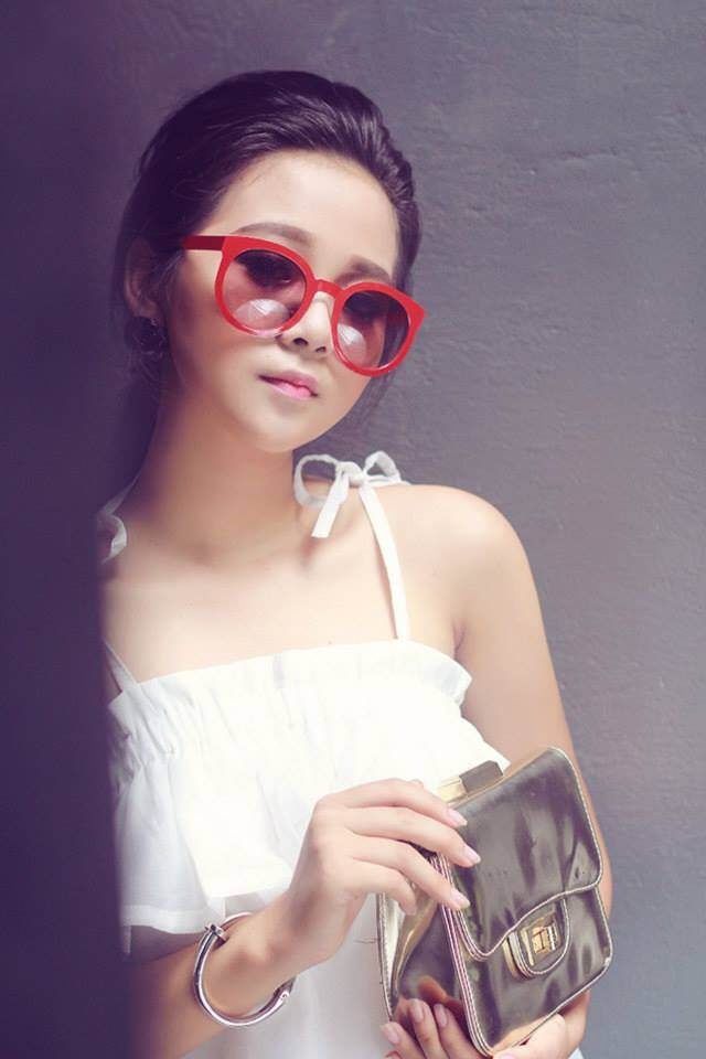 Nữ diễn viên 16 tuổi muốn hình ảnh gợi cảm, trẻ trung. 