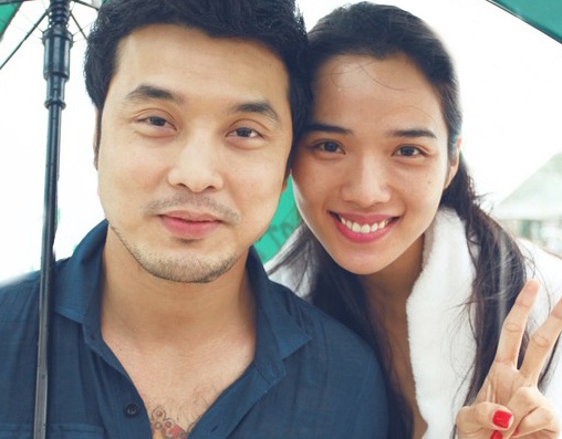 Ung Hoang Phuc ru ban gai nguoi mau len san khau song ca hinh anh