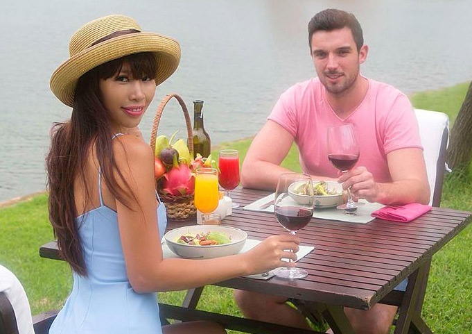 Ha Anh va ban trai moi co ky nghi lang man o Da Lat hinh anh