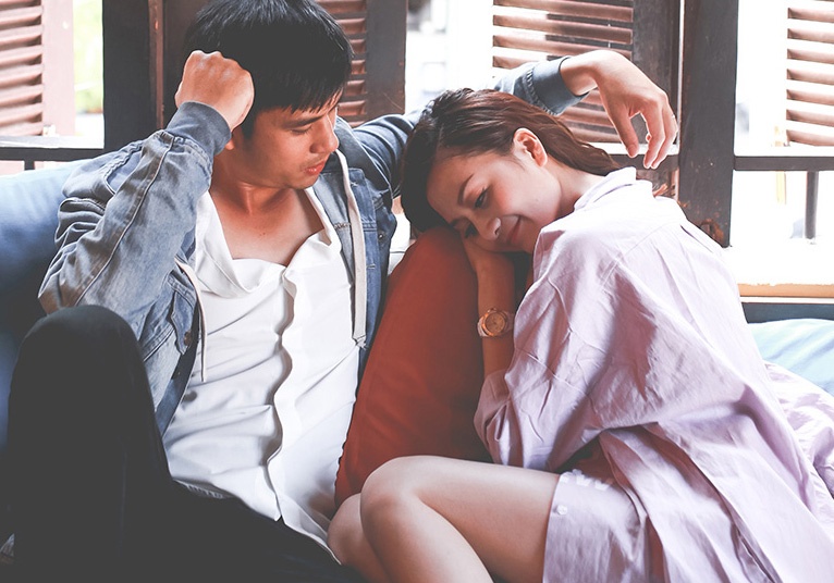 Chi em Thieu Bao Trang cung yeu mot nguoi trong MV moi hinh anh