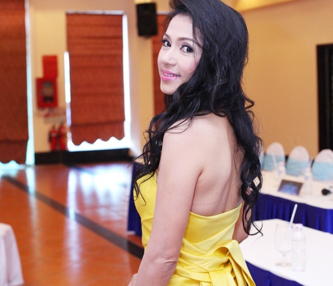 Viet Trinh mac goi cam danh bat nhan sac dan em hinh anh