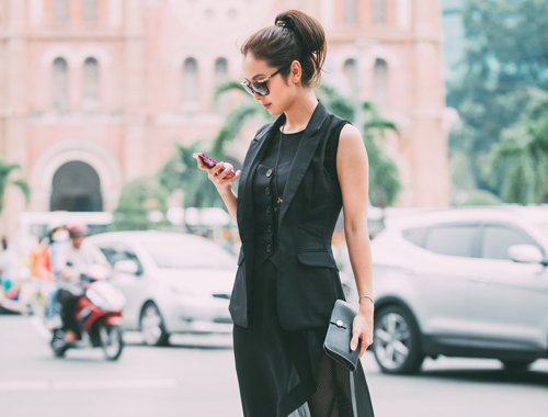 Jennifer Pham dien quan xuyen thau dao pho Sai Gon hinh anh