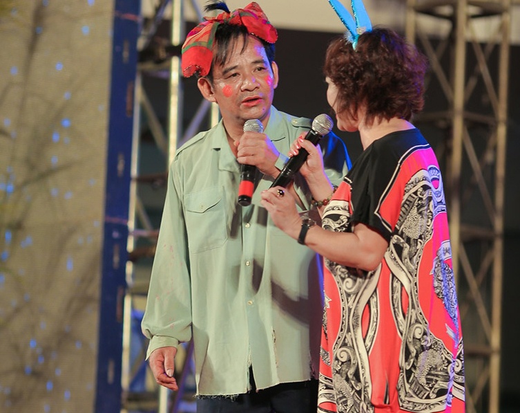 Quang Teo mac rach ruoi hoa than chu Cuoi hinh anh