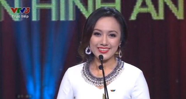 Hoai Anh gianh giai thuong BTV an tuong cua VTV hinh anh