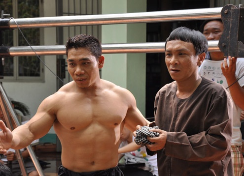 Tuy nhiên khi phim ra rạp, nhiều khán giả phải chưng hửng khi con át chủ bài của Phước Sang chỉ chỉ xuất hiện đúng một phân cảnh với thời lượng chưa tới 5 giây. Vai diễn của anh không có thân phận, tính cách, thế nhưng, trong các bài báo anh được giới thiệu khá trân trọng: “Phạm Văn Mách sẽ hóa thân thành chàng nông dân nổi tiếng chăm chỉ, hiền lành và luôn bênh vực người khó khăn, rất được bà con, chòm xóm kính nể