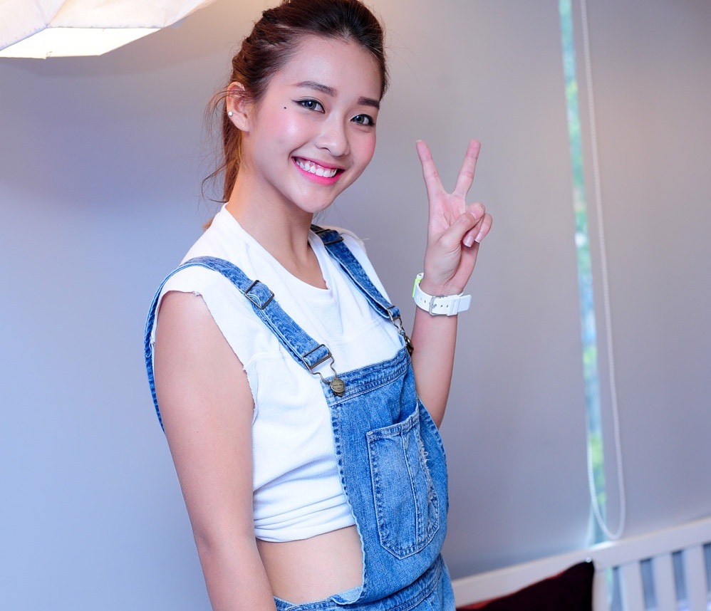 Kha Ngan lo nhuoc diem chan ngan khi dien quan yem hinh anh