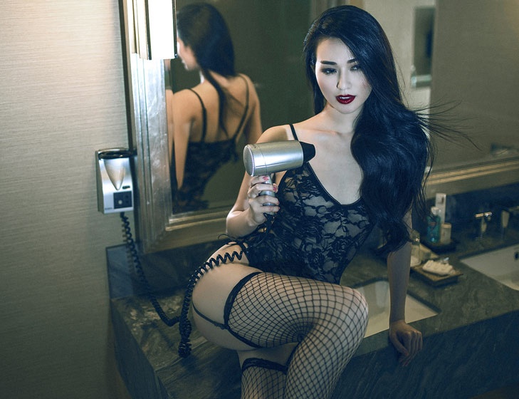 Khanh My dien ao luoi khong noi y sau su co 'gai goi' hinh anh