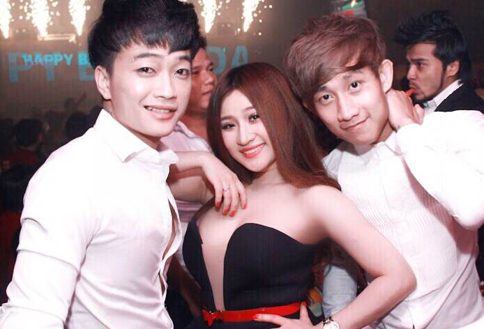 Thanh vien nhom HKT lan dau lo dien sau tai nan giao thong hinh anh