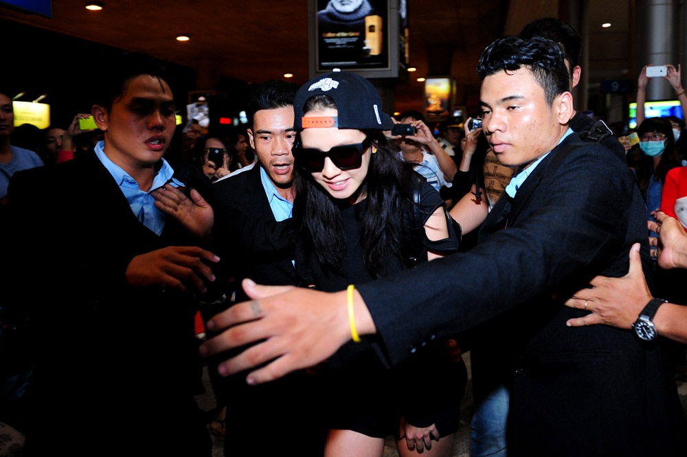 My nhan 'Running Man' dien mot giau quan khi sang Viet Nam hinh anh