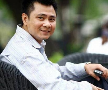 Tu Long: Tu chang ban kem dao tro thanh Pho Giam doc Nha hat hinh anh