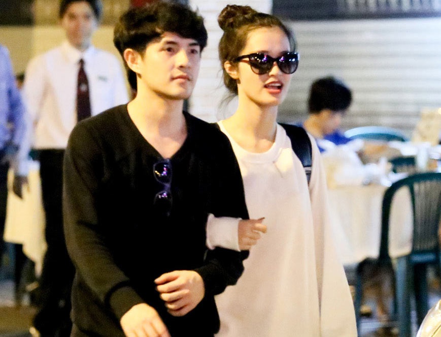 Dong Nhi - Ong Cao Thang ru nhau di an khuya ben le duong hinh anh