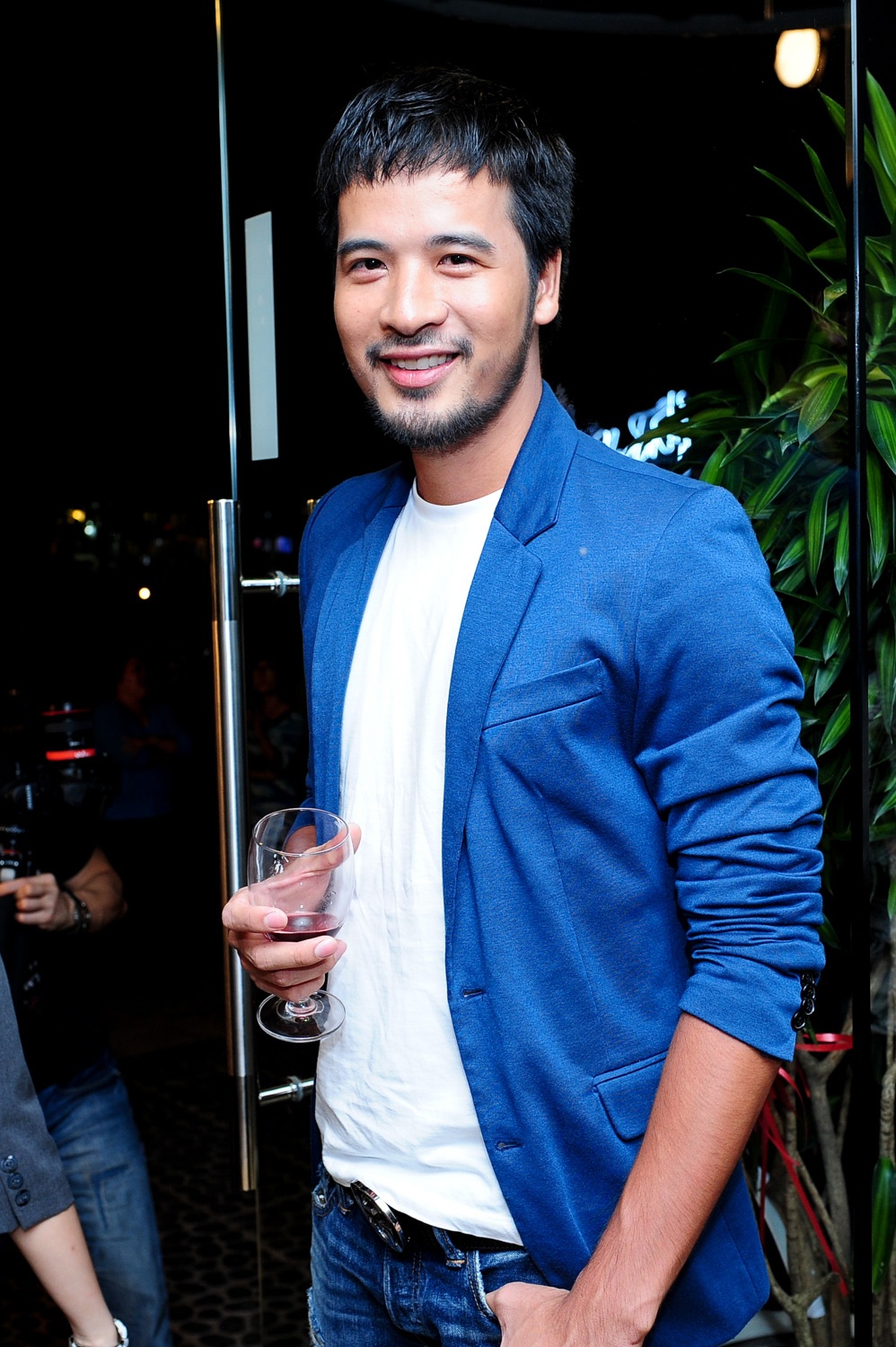 Dù tuyên bố chia tay kiều nữ Ngọc Lan để hợp thức hóa mối quan hệ yêu đương với người mẫu lai nhưng anh cũng không giữ được Diana Nguyễn. Hot girl đã chia sẻ chọn cách chia tay anh và lên tiếng xin lỗi Ngọc Lan vì là người thứ ba.