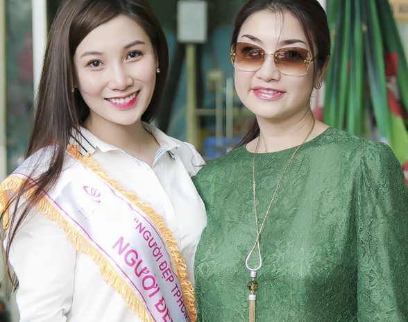 Hoa hau Ly Thu Thao tre trung ngoai doi thuong hinh anh