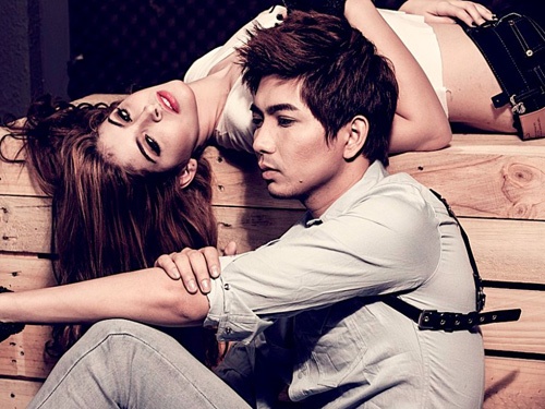 Ca si Tim chup anh tinh tu voi mau Tay Andrea hinh anh