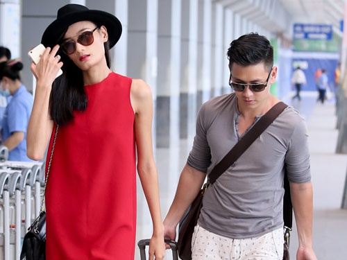 Le Thuy va hon phu tinh cam o san bay Tan Son Nhat hinh anh