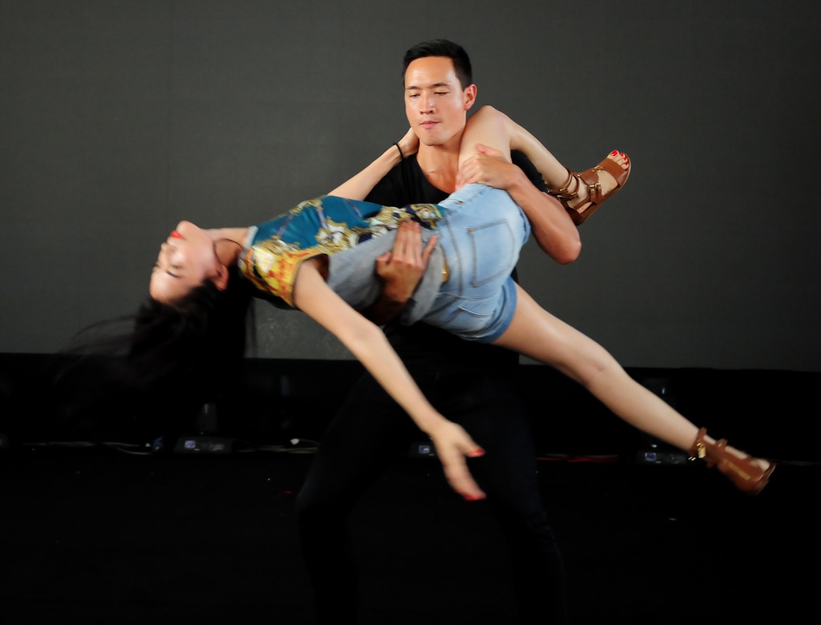 Clip Kim Ly, Truong Ngoc Anh nhay trong buoi tong duyet hinh anh