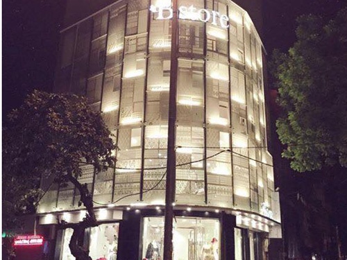 Nha 7 tang tren con pho dat do bac nhat Ha Noi cua Thuy Top hinh anh