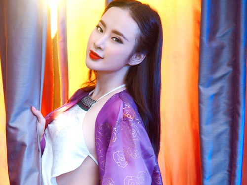 Angela Phuong Trinh mac ao yem sexy trong bo anh co trang hinh anh