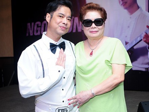 Me Ngoc Son khoc khi ke ve cach song ky la cua con gan day hinh anh