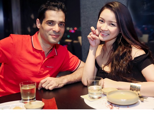 Thuy Top mac goi cam di an toi cung trieu phu Israel hinh anh
