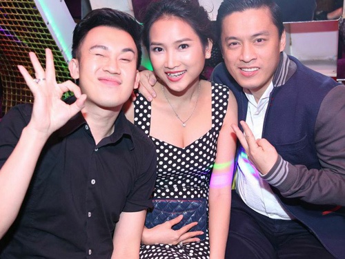 Lam Truong dua vo 9X di bar co vu Thanh Thao hinh anh