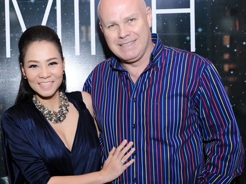 Thu Minh lan dau tu tin khoe bung bau 4 thang hinh anh