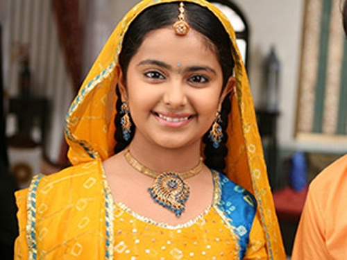 Dien vien ‘Co dau 8 tuoi’ gay sot truyen hinh den Viet Nam hinh anh