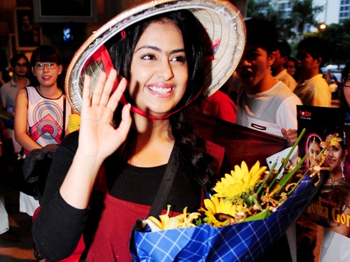 Sao nhi dat gia nhat Bollywood mac gian di khi den Viet Nam hinh anh