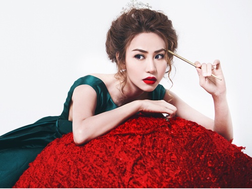 Ngan Khanh hoa nang tien goi cam trong bo anh Giang sinh hinh anh