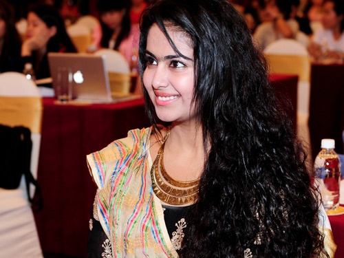 Ve xinh xan don tim fan Viet cua sao 'Co dau 8 tuoi' hinh anh