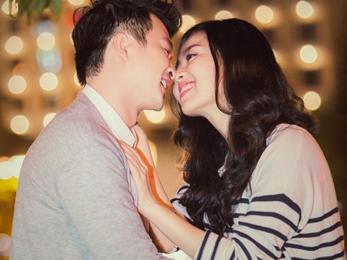 Lo thiep cuoi cua Le Khanh va chang nguoi yeu 10 nam hinh anh