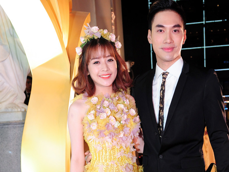 Chi Pu xinh dep ket doi cung Ly Qui Khanh tren tham do hinh anh