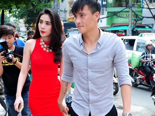 Thuy Tien - Cong Vinh dai tiec chay trong dam cuoi hinh anh