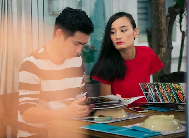 Lê Thúy và bạn trai đón Noel ở quê nhà cùng gia đình.